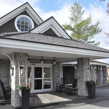 Touchstone Resort On Lake Muskoka Брейсбридж Екстериор снимка