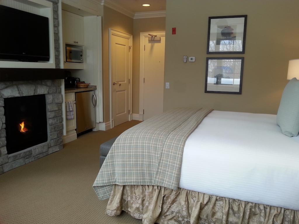 Touchstone Resort On Lake Muskoka Брейсбридж Стая снимка
