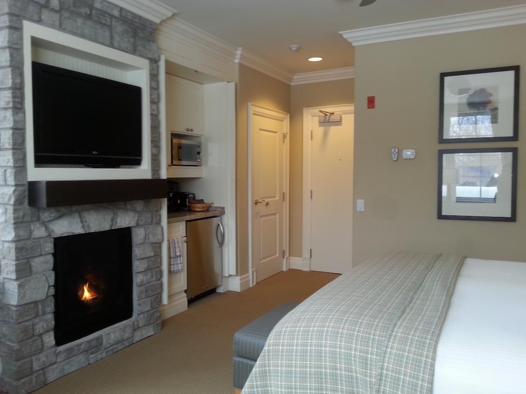 Touchstone Resort On Lake Muskoka Брейсбридж Стая снимка