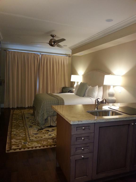 Touchstone Resort On Lake Muskoka Брейсбридж Стая снимка