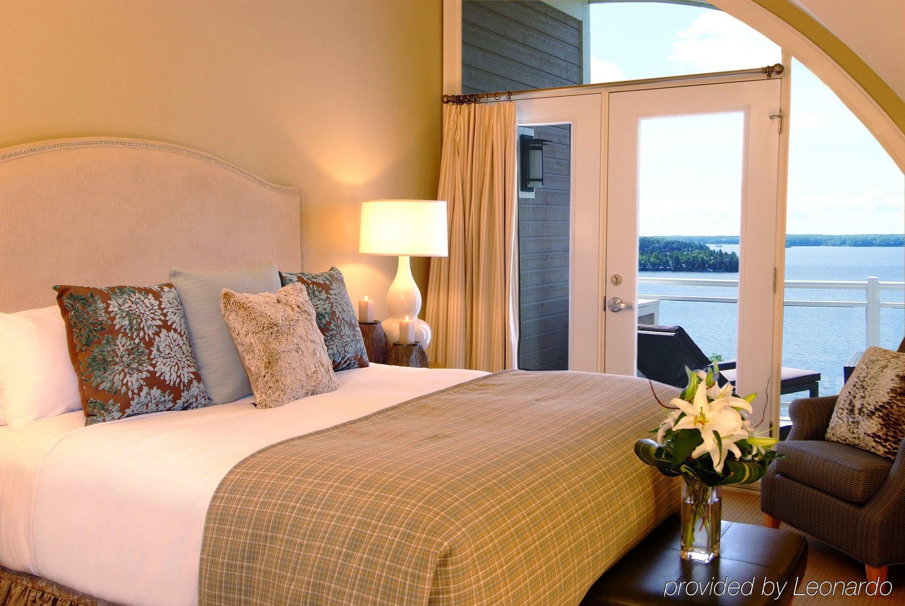 Touchstone Resort On Lake Muskoka Брейсбридж Стая снимка