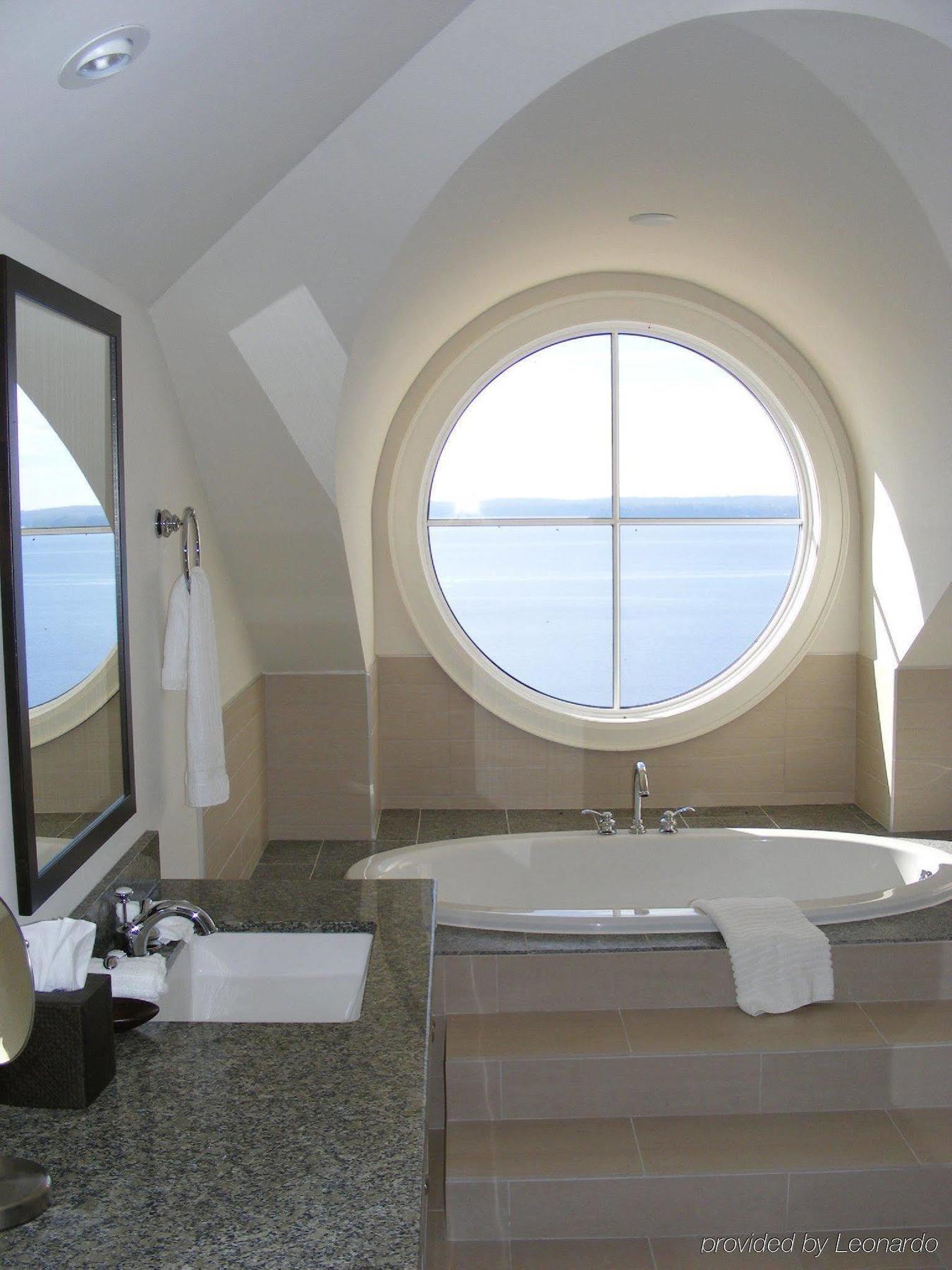 Touchstone Resort On Lake Muskoka Брейсбридж Стая снимка