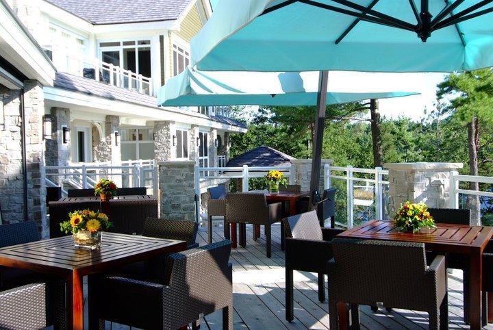 Touchstone Resort On Lake Muskoka Брейсбридж Екстериор снимка